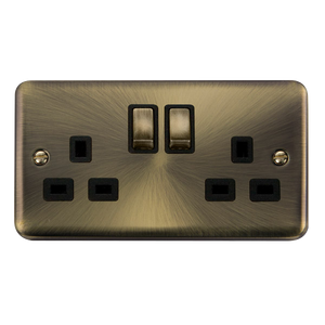 Click® Scolmore Deco Plus® DPAB536BK 13A Ingot 2 Gang DP Switched Socket (Twin Earth) Antique Brass Black Insert