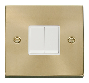 Click® Scolmore Deco® VPSB012WH 10AX 2 Gang 2 Way Plate Switch Satin Brass White Insert