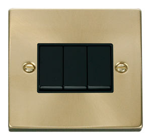 Click® Scolmore Deco® VPSB013BK 10AX 3 Gang 2 Way Plate Switch Satin Brass Black Insert